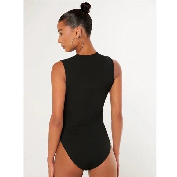 Black Sexy Sleeveless Bodysuit Deep Plunging V-Neck Cut - Picture 7 of 13